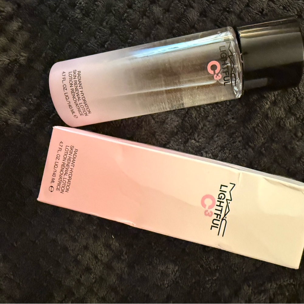 MAC Cosmetics Lightful C3 Radiant Hydration skin renewal lotion